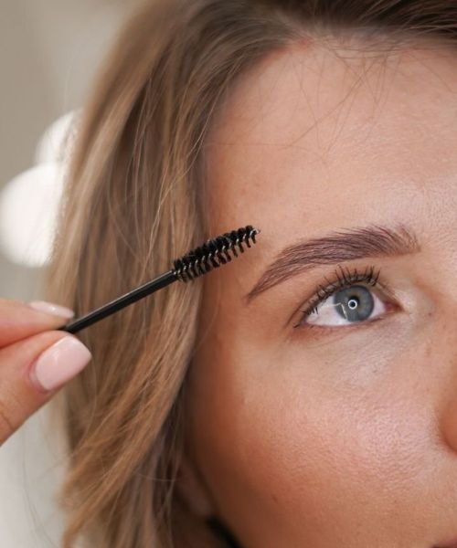 Lanaya Salon & Beauty brow